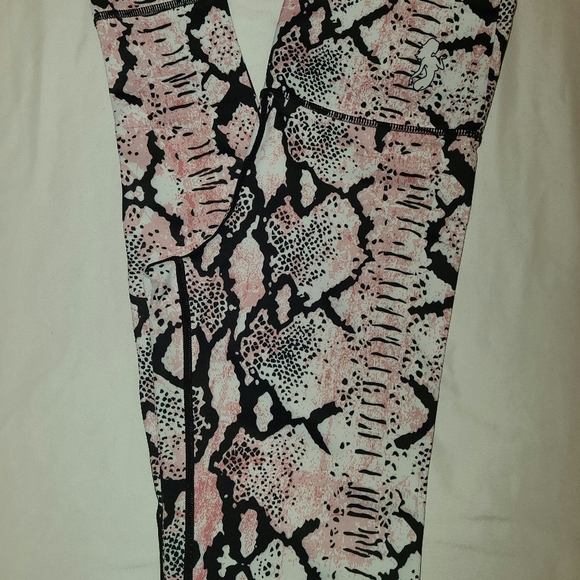 FIGURE SLIM LEGGINGS - Picture 2 of 3